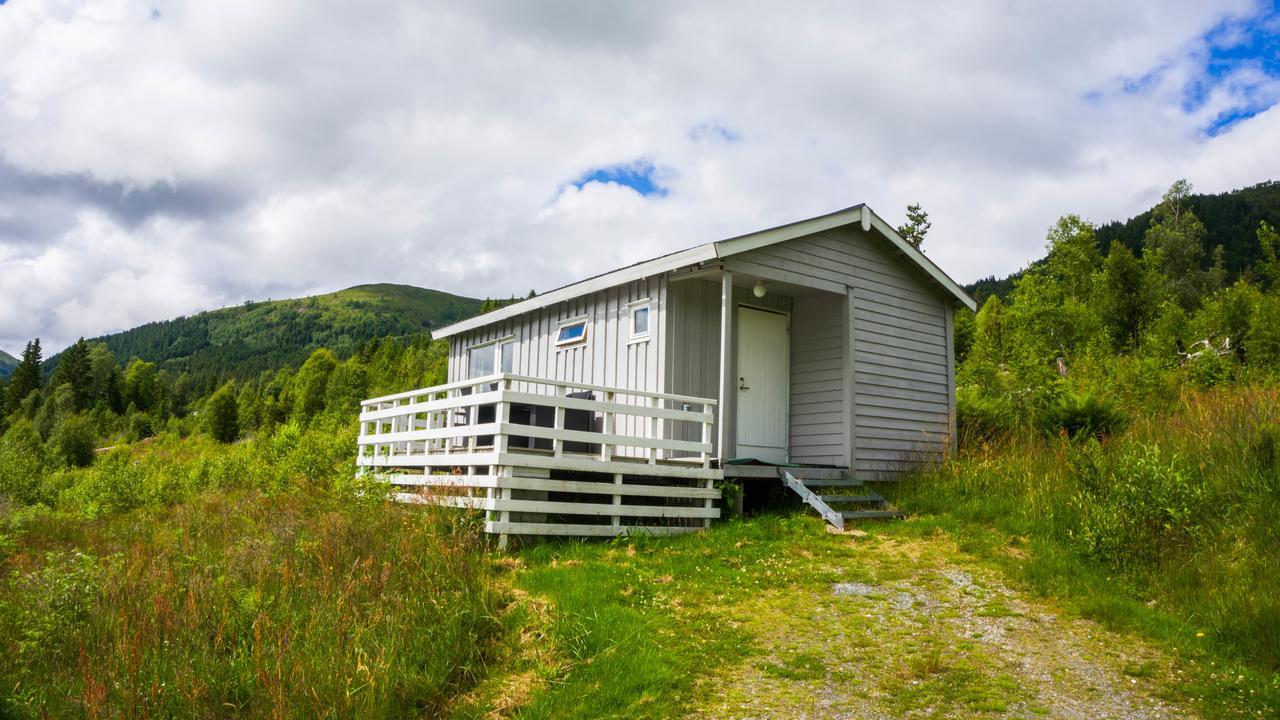 Smordal Hytteutleie Og Camping Hotel Nordfjordeid Luaran gambar