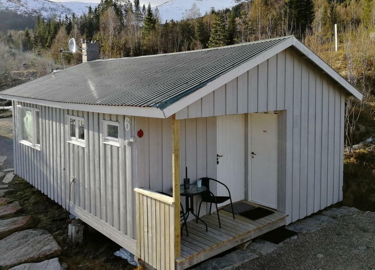 Smordal Hytteutleie Og Camping Hotel Nordfjordeid Luaran gambar